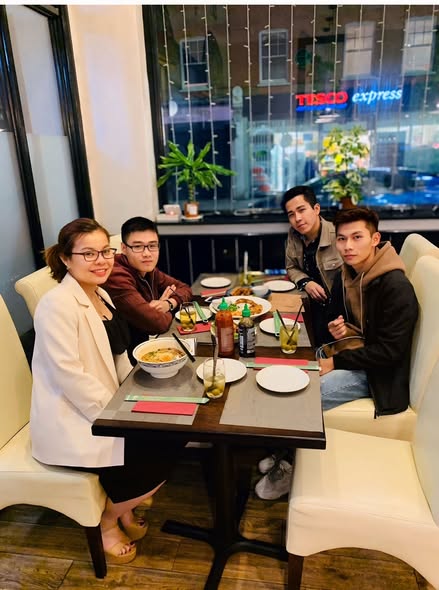 Hai anh em từ Đắk Lắk thành công tại UK